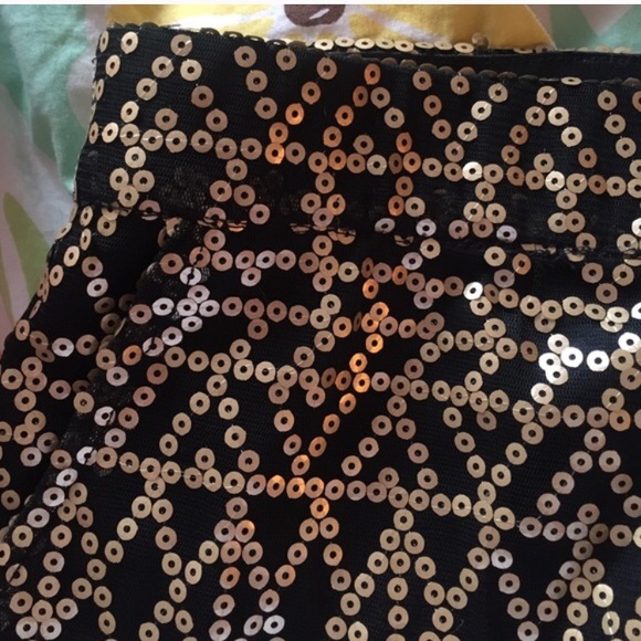 Black and gold sequin shorts never worn. - Picture 4 of 4