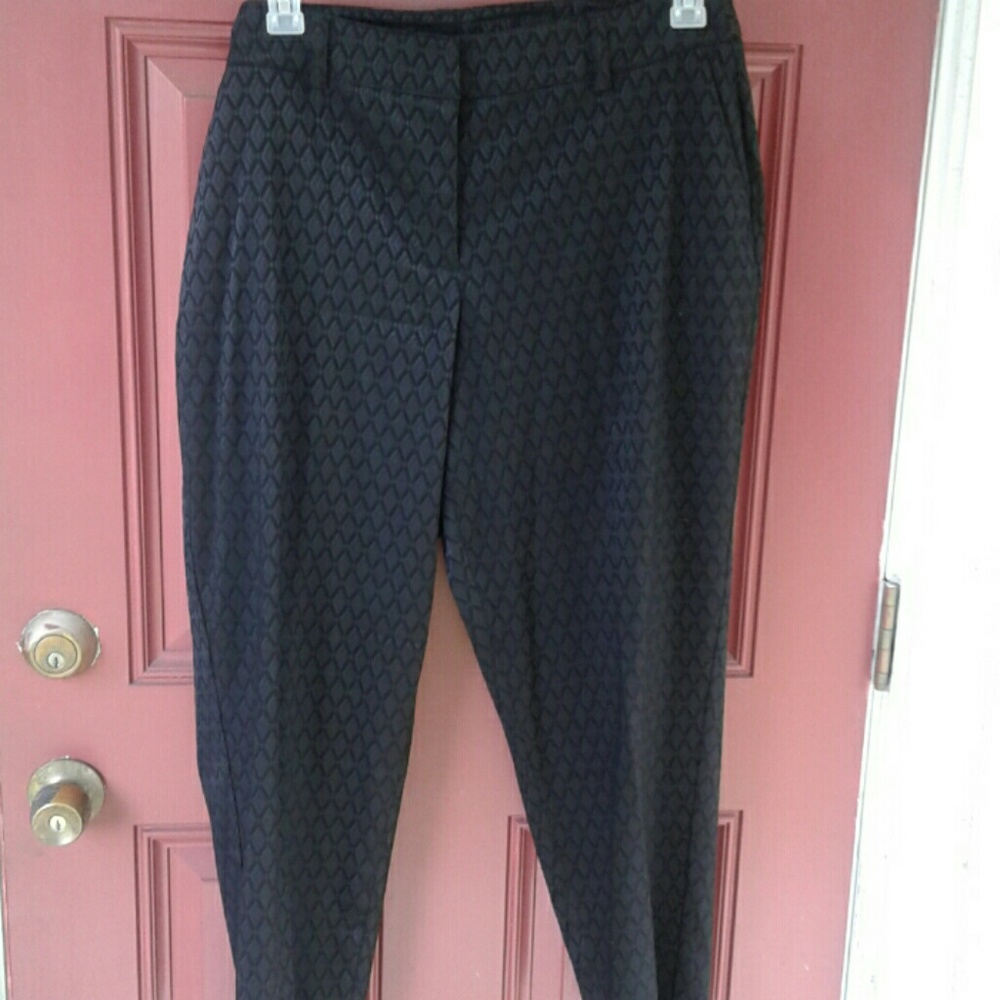 Dress pant with diamond design