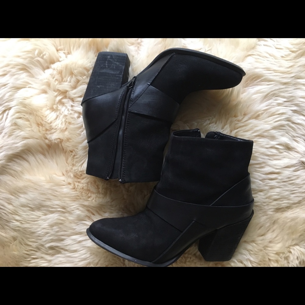 Aldo Kyna booties