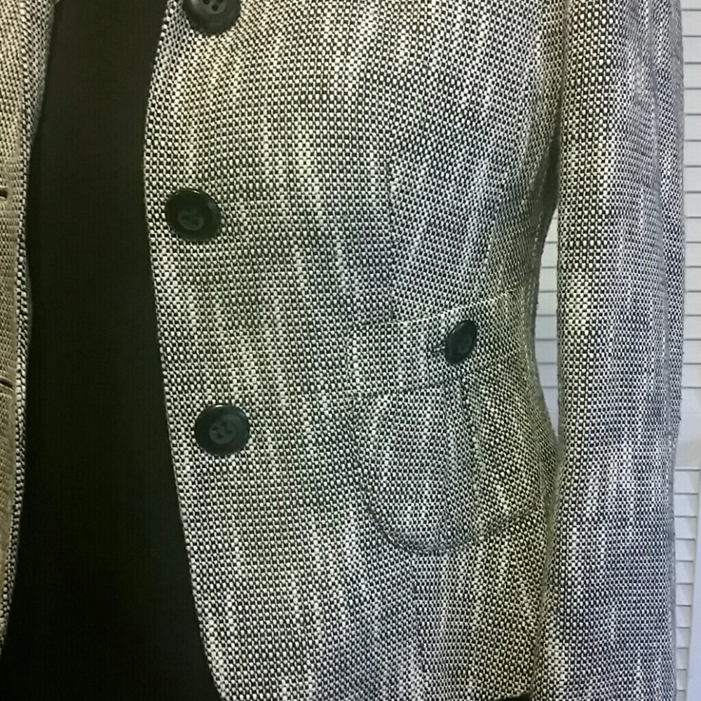 Blazer - Picture 2 of 4