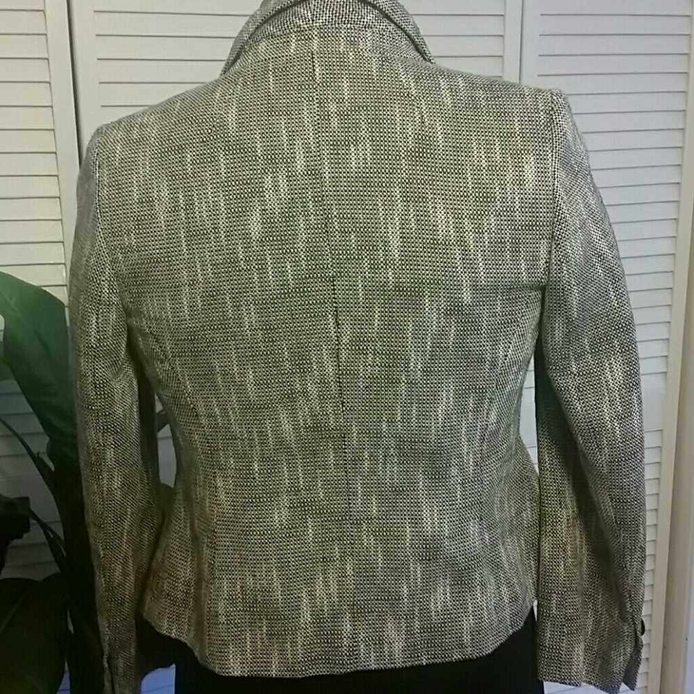 Blazer - Picture 3 of 4