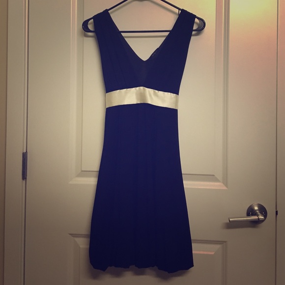 Classic Black A-Line V-Neck Cocktail Dress - Picture 1 of 4