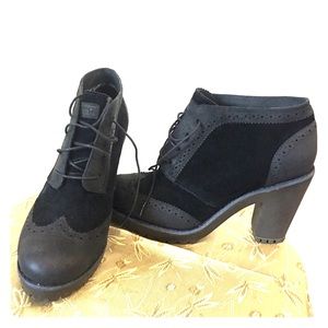 Sperry Topsider Suede Heeled Booties 8.5