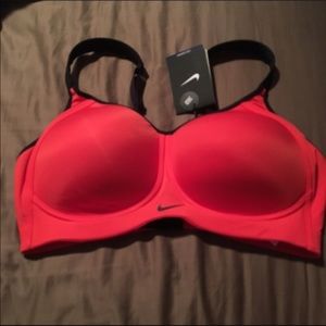 NWT-Nike Pro bra 38dd