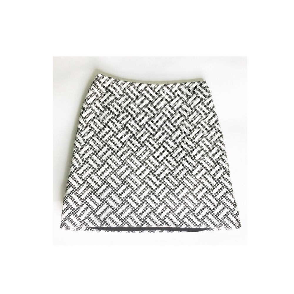 Ellen Tracy White Pearl Leather Skirt