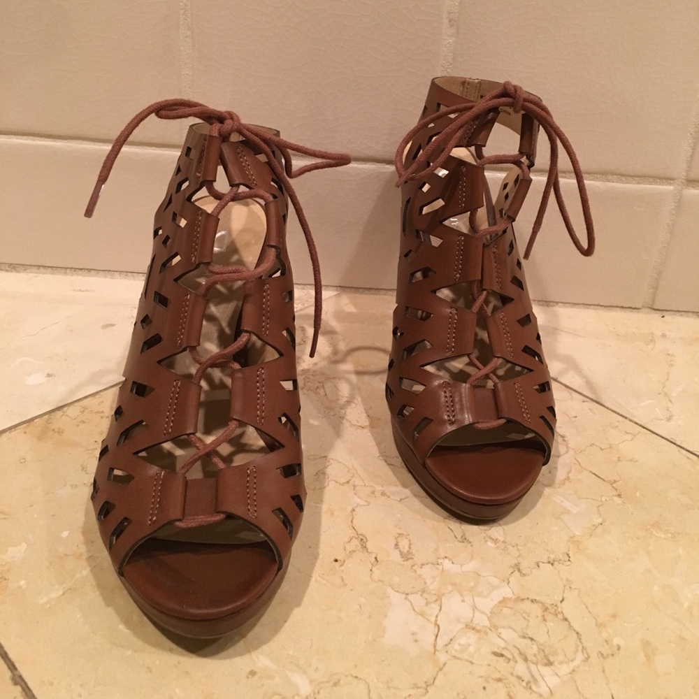 Tan lace-up heals