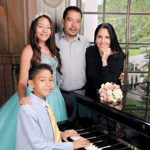 Meet your Posher, Thais