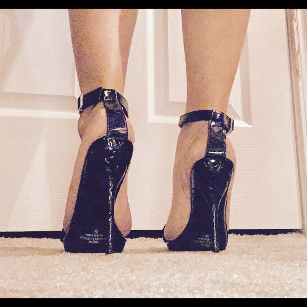 Shoes - Picture 2 of 3