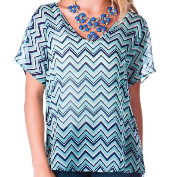 Sheer chevron Francesca's blouse - Picture 2 of 7