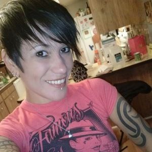 Meet your Posher, Raquel