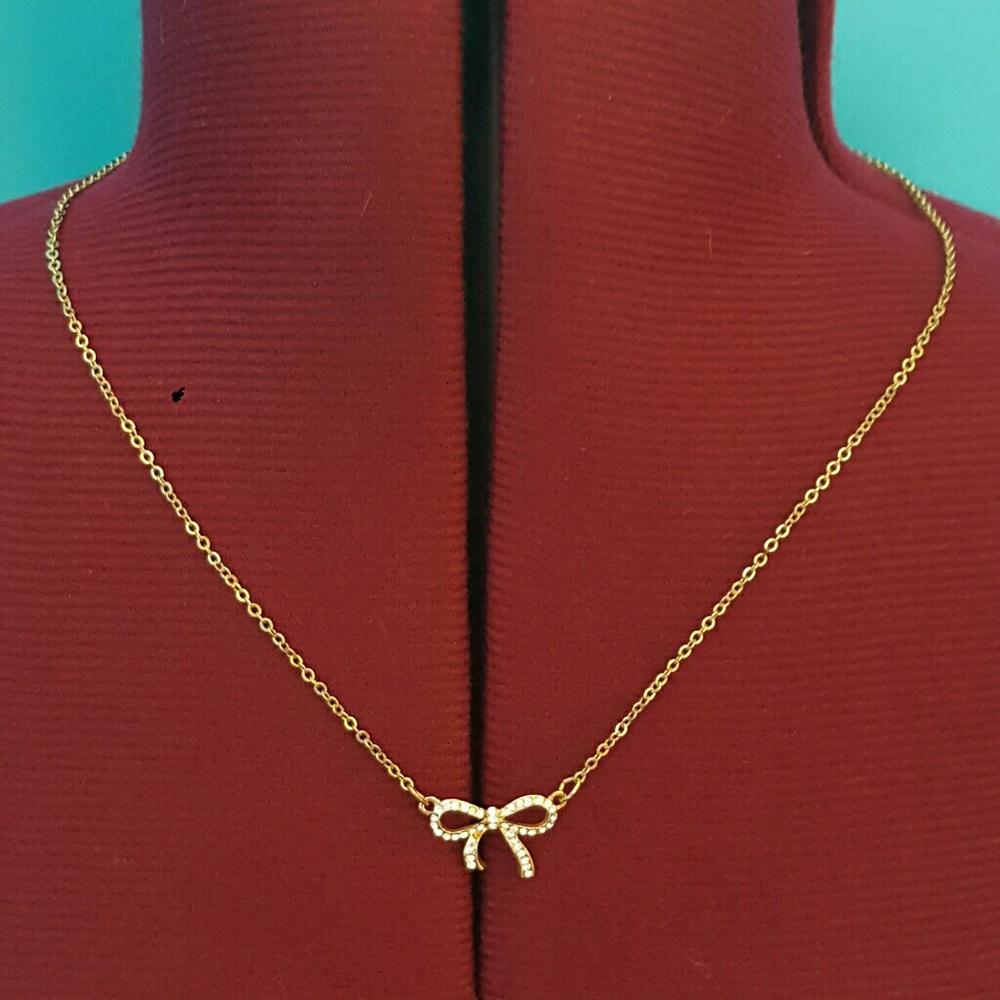 Gold bow necklace
