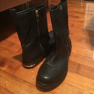 Tory Burch boots size 10