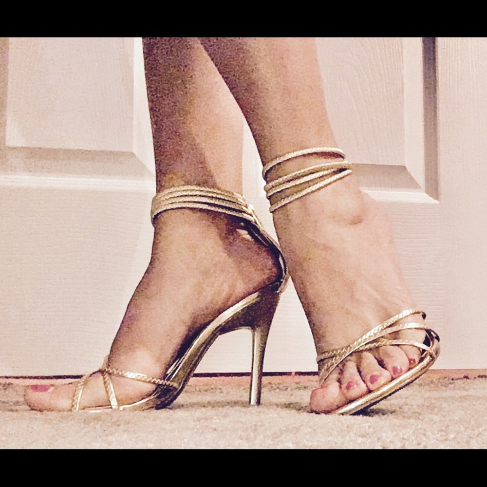 Shoes - Picture 2 of 3