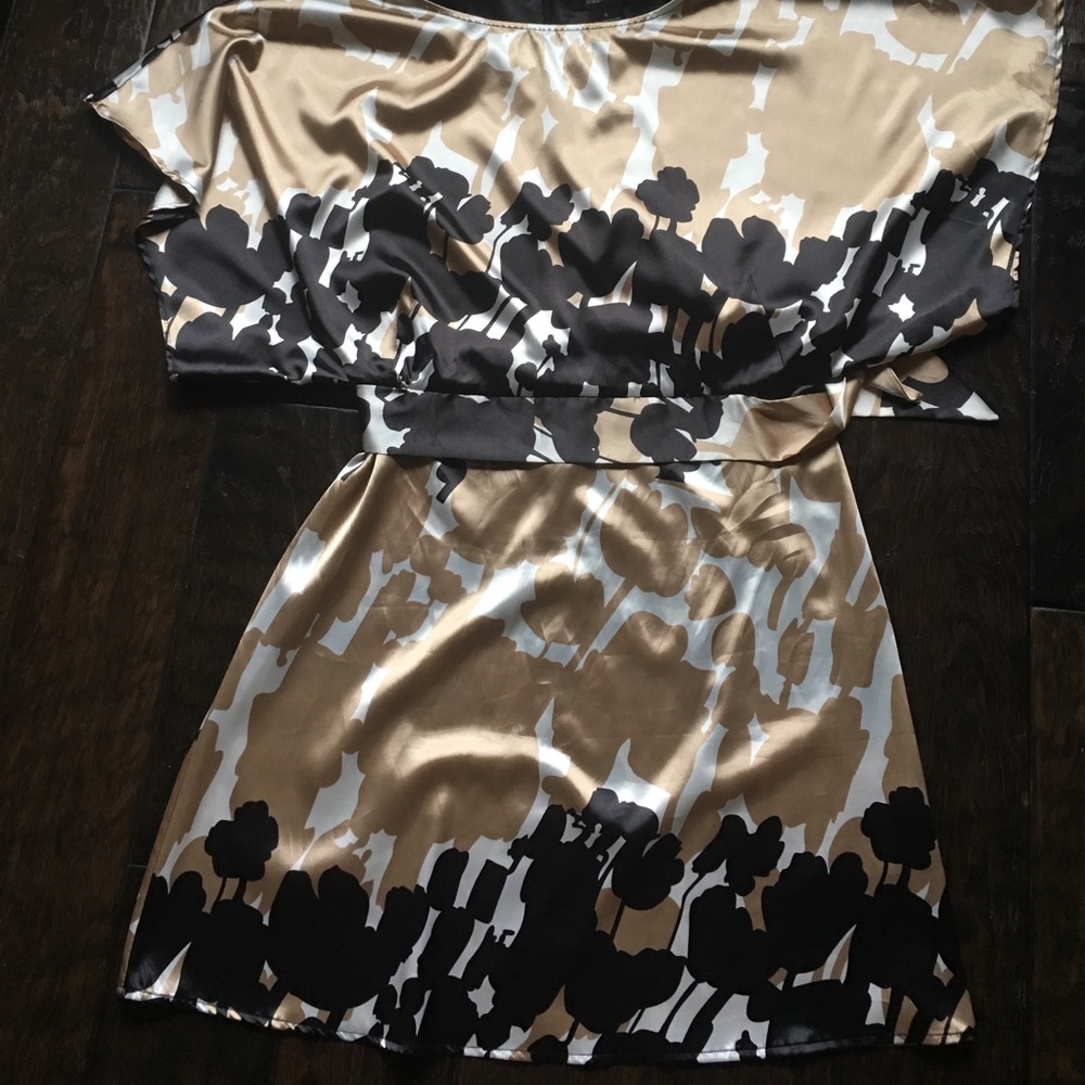 BCBG Tunic - Picture 4 of 4