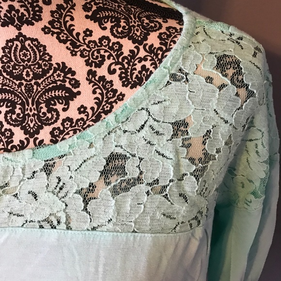 Cute a.n.a. top - Picture 2 of 2