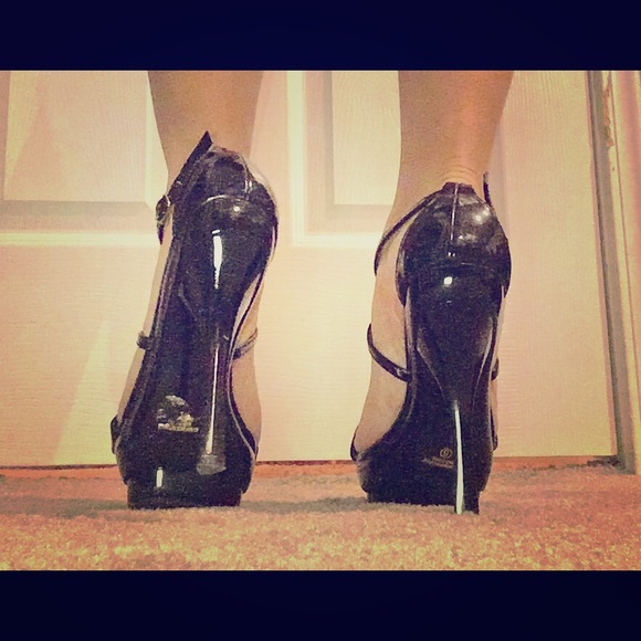 Shoes - Picture 2 of 3