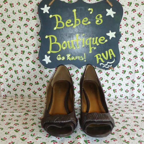 Dress Barn Shoes Dressbarn Euc Brown Peep Toe Heels Size