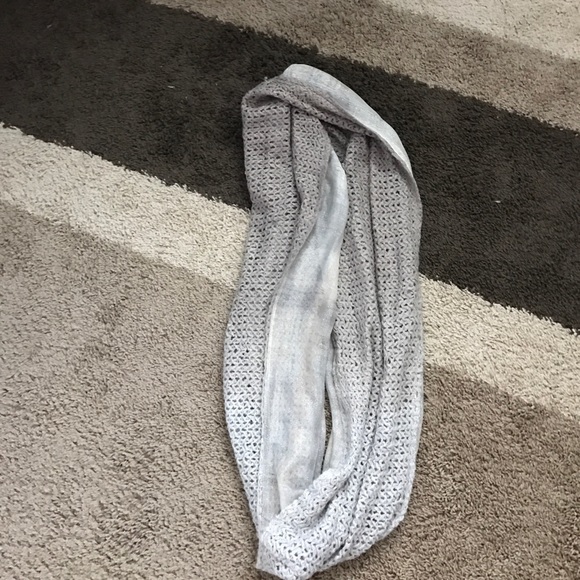 Scarf - Picture 1 of 2