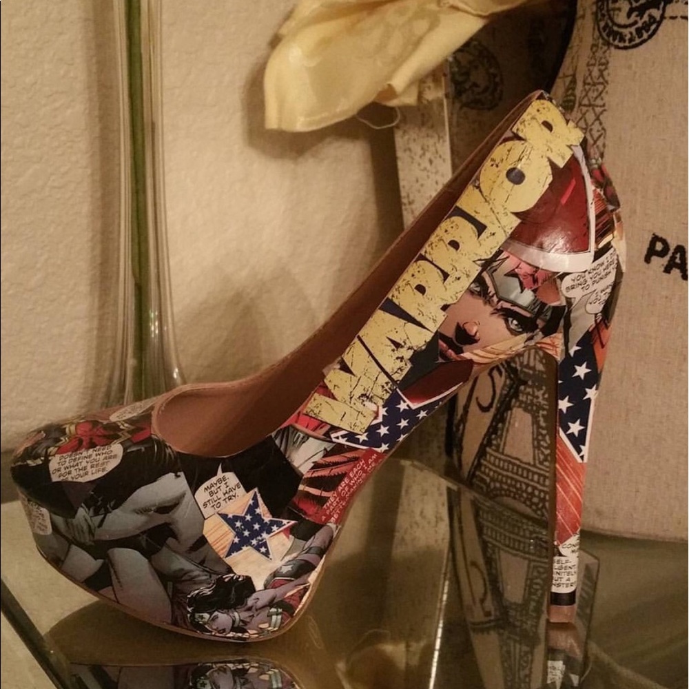 Wonder Woman Comic Heels (Made to Order)
