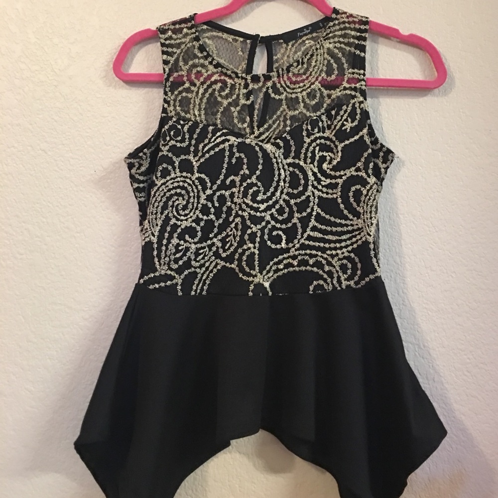 Papaya tops medium size but fit to small