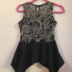 Papaya tops medium size but fit to small