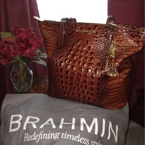 Brahmin Melbourne Purse "Pecan" 👜 PRICE REDUCTION