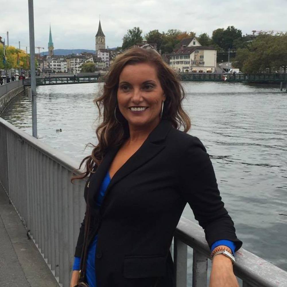 Meet your Posher, Lena