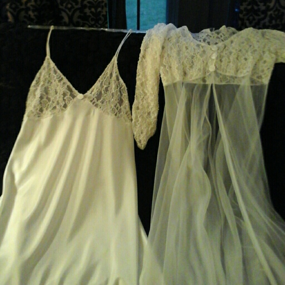 2 piece white lace lingerie set