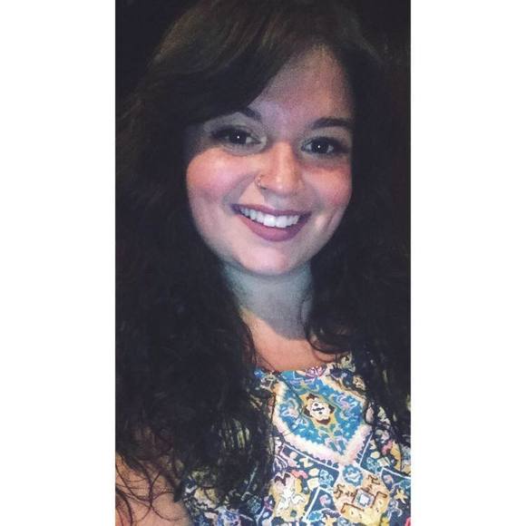 Meet your Posher, Marissa - Picture 1 of 1