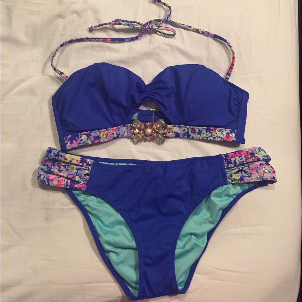 Victoria Secret bikini. Bandeau top & bottom.