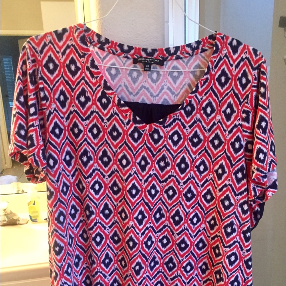 Jones New York knit-front top. 3x