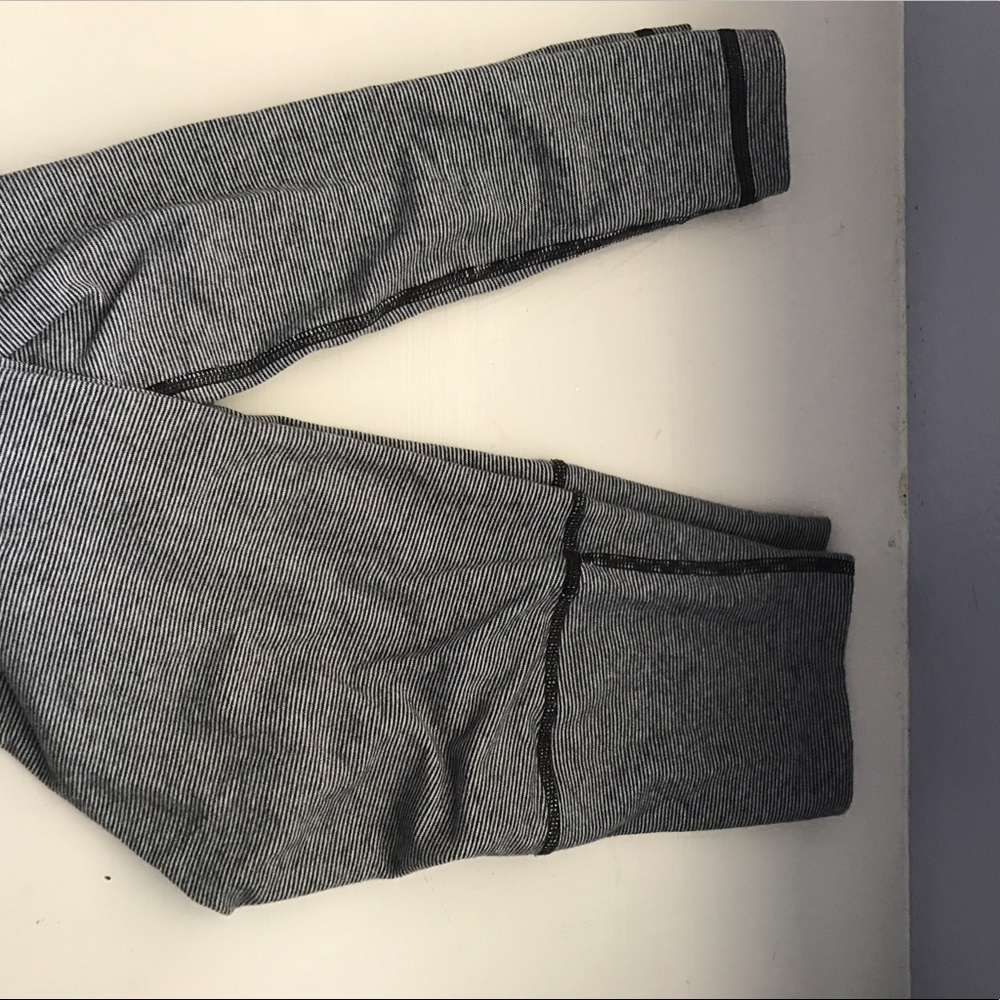 Lulu leggings size 2