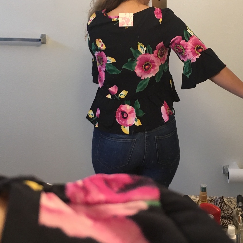 ONLY 1 LEFT! Crop top ✔️ - Picture 6 of 7