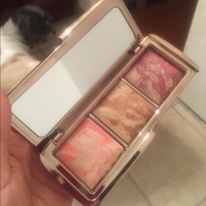 Hourglass Ambient Strobe Lighting Blush Palette