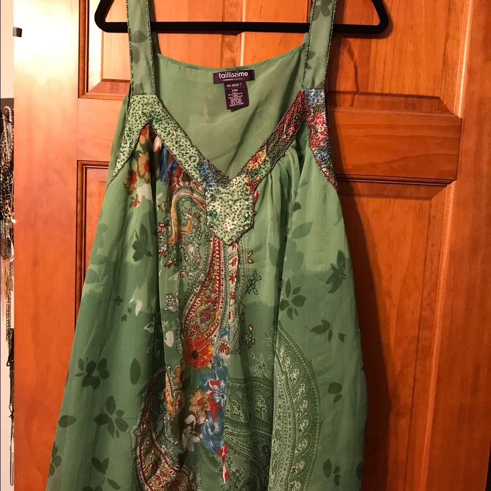 Gorgeous tank with beautiful beading & stitching