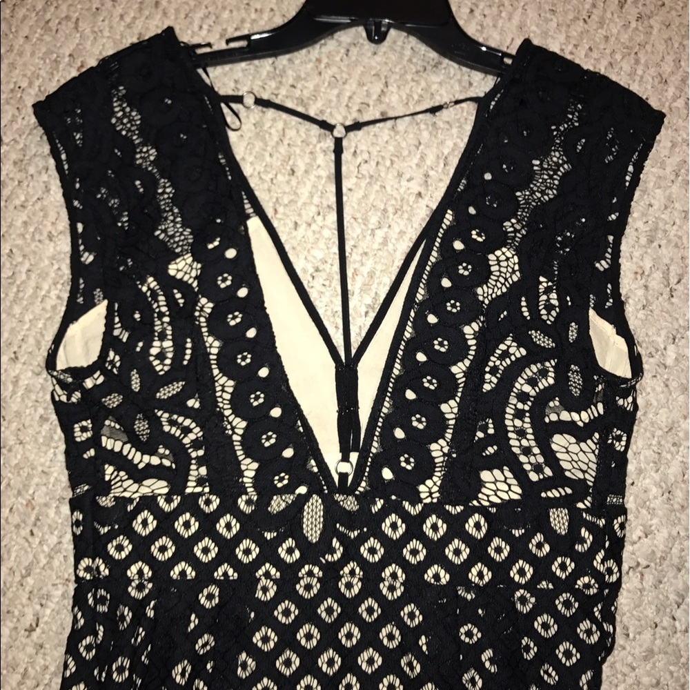 💜FREE PEOPLE💜Deep V-Neck Sleeveless Lace Dress - Picture 8 of 8