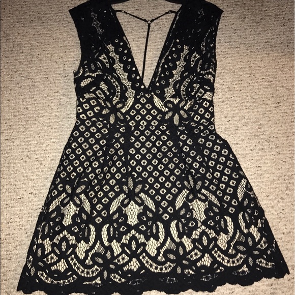 💜FREE PEOPLE💜Deep V-Neck Sleeveless Lace Dress - Picture 7 of 8