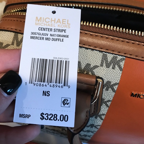 🚫SOLD🚫 Michael Kors Mercer Medium Duffle - Picture 3 of 4