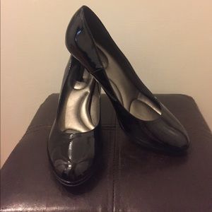 Kelly & Katie Black Patent Heels