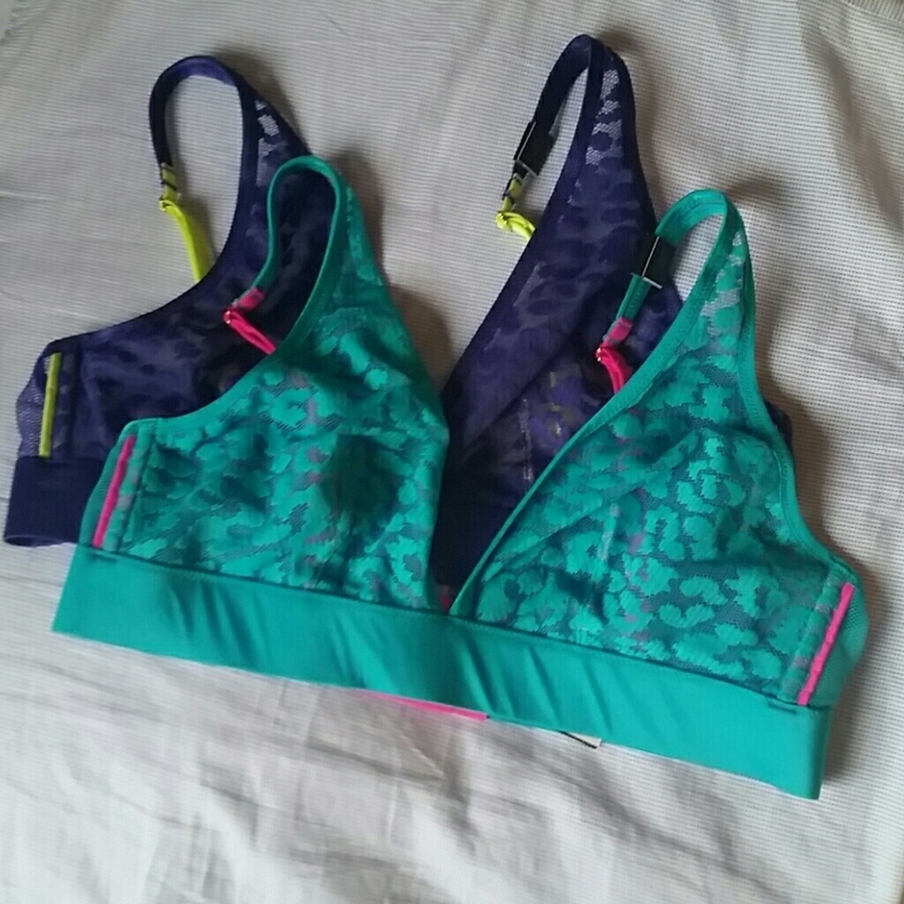 2 Victoria Secrets Bralette's - Picture 1 of 4