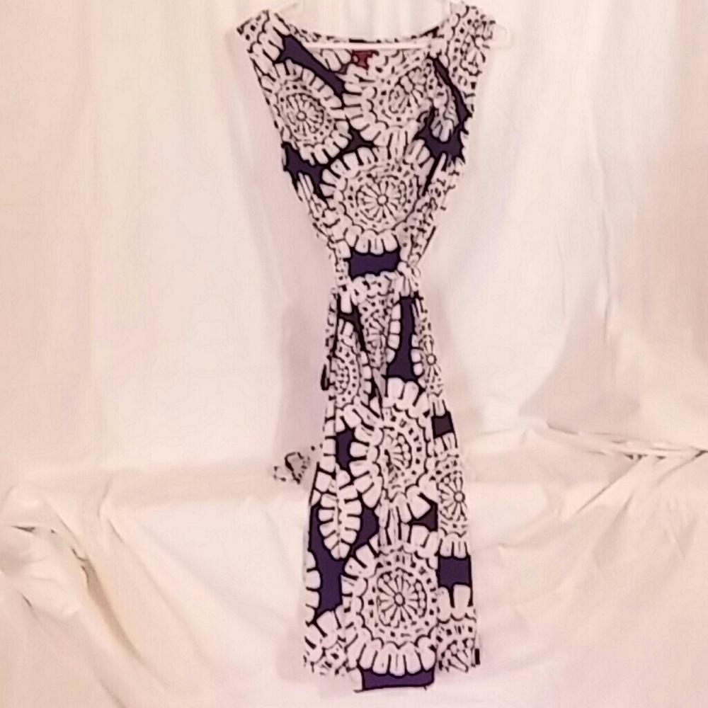 Like new Aztec print black and white dress