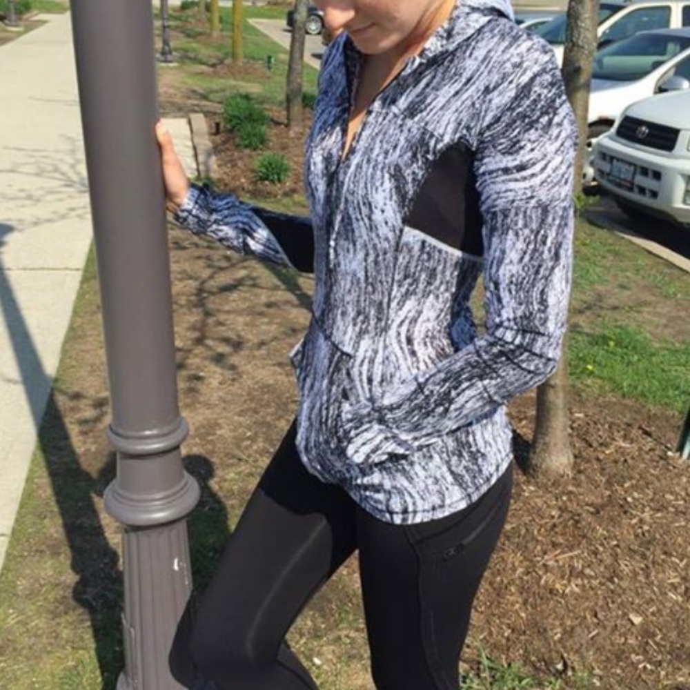 FOUND: LULULEMON RUNBEAM HOODIE - Picture 2 of 4