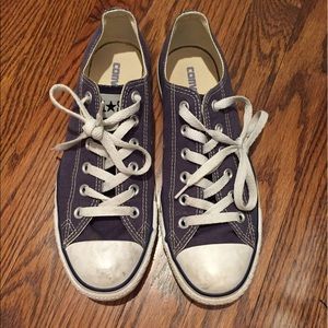 Reduced-- Like new/Converse sneakers in navy