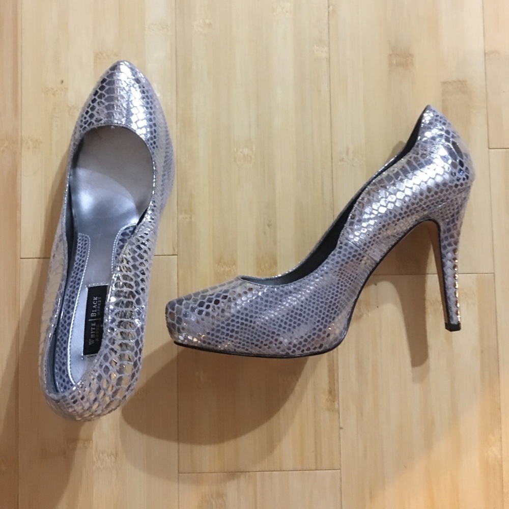 White House Black Market size 9 silver heels