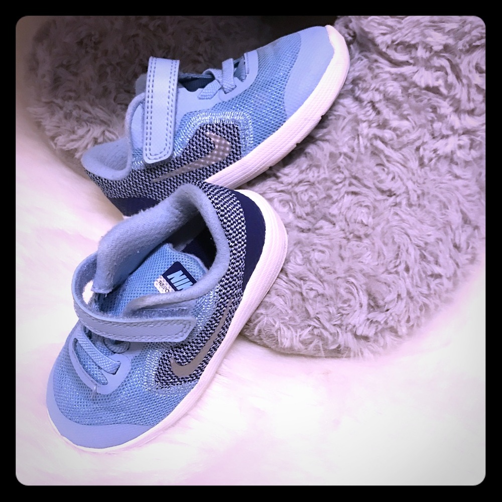 Unisex Nike Tennis Shoes