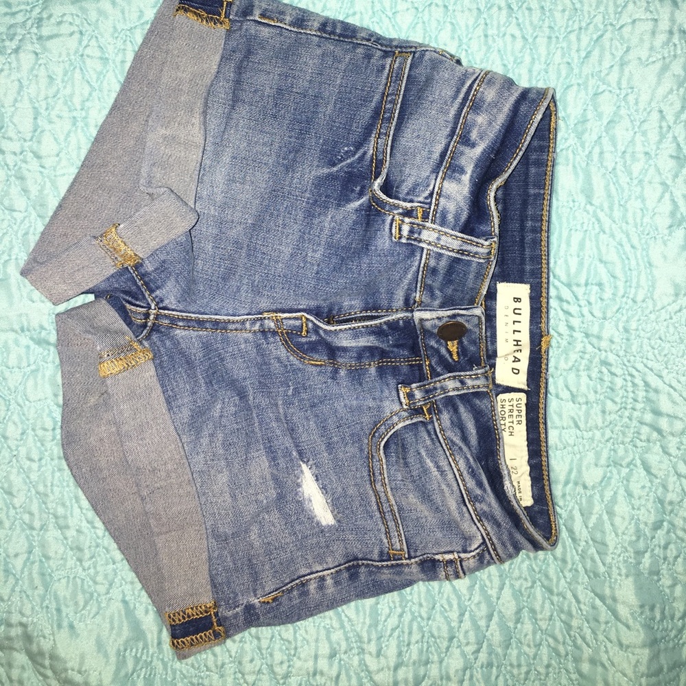 Bullhead blue jean shorts size 22