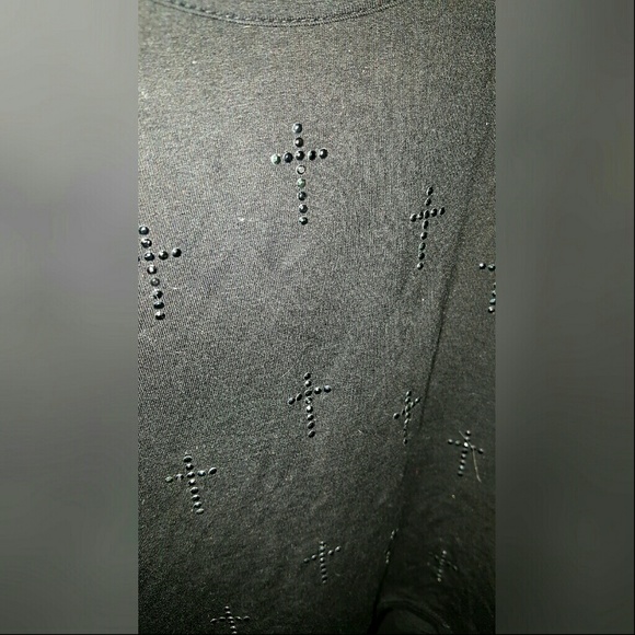 Flowy cross black over shirt - Picture 2 of 2