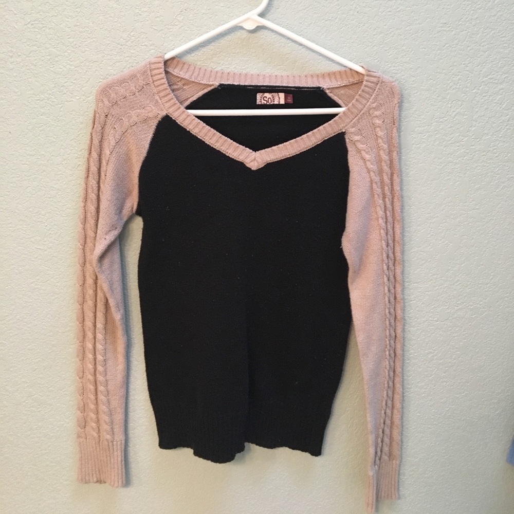 Black and beige sweatshirt
