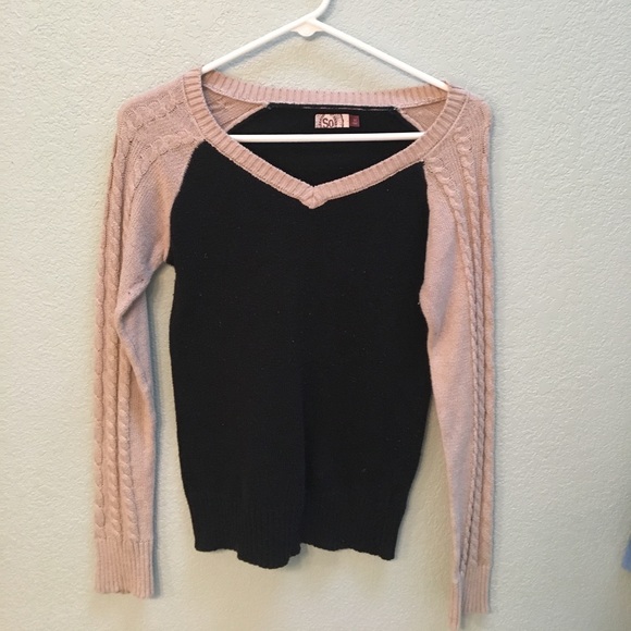 Black and beige sweatshirt - Picture 1 of 3