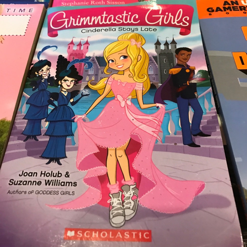 Books! 📚 - Picture 2 of 8